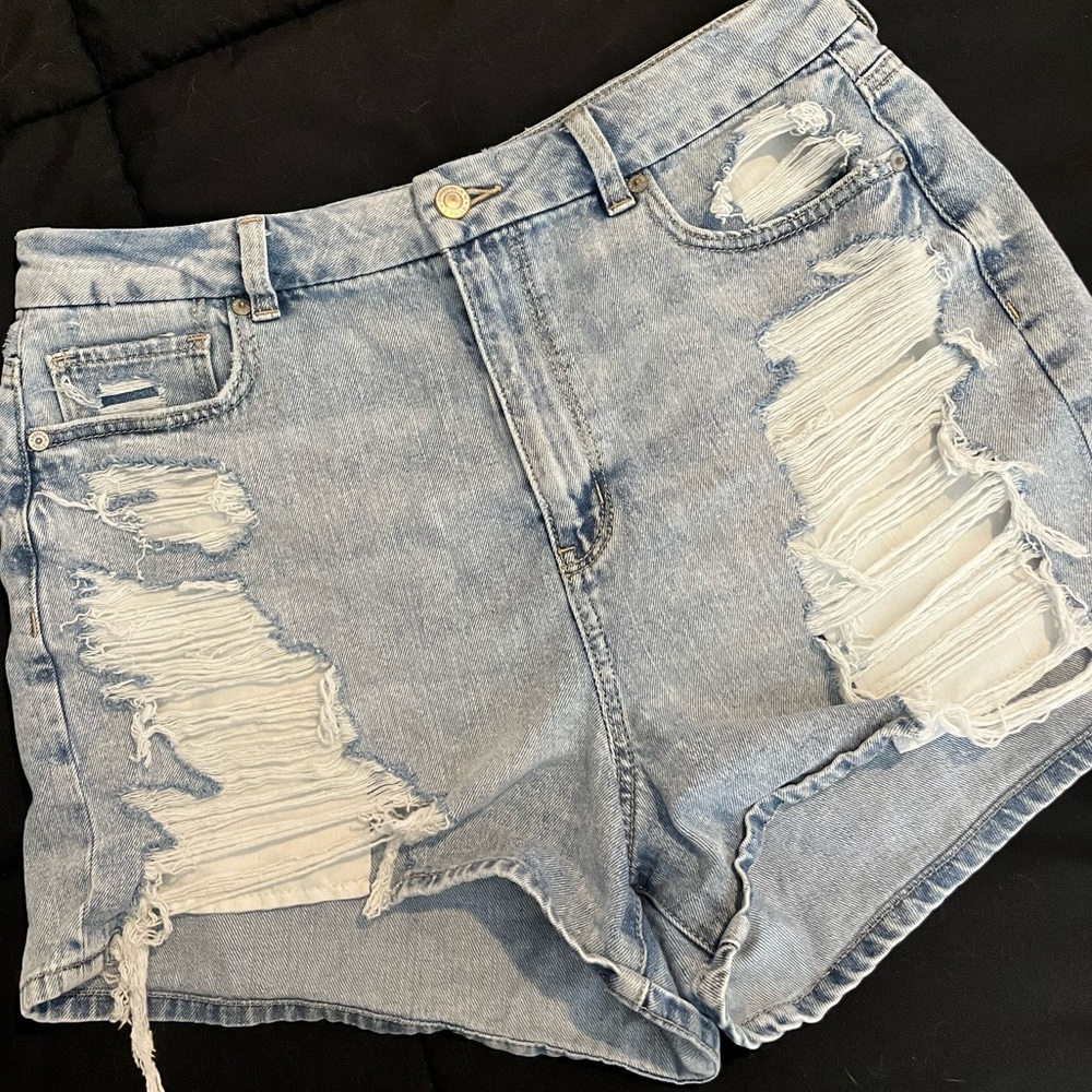 American Eagle high waisted curvy mom shorts